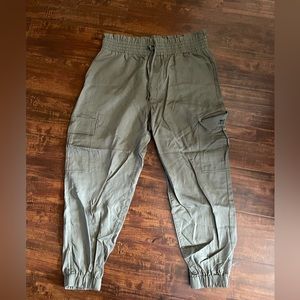 Very cute pants! Never worn!